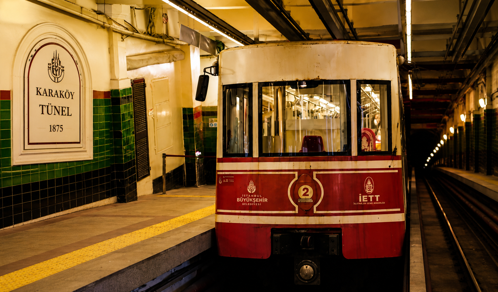Dünyanın En Eski İkinci Metrosu, Otelimizin Altından Geçiyor
