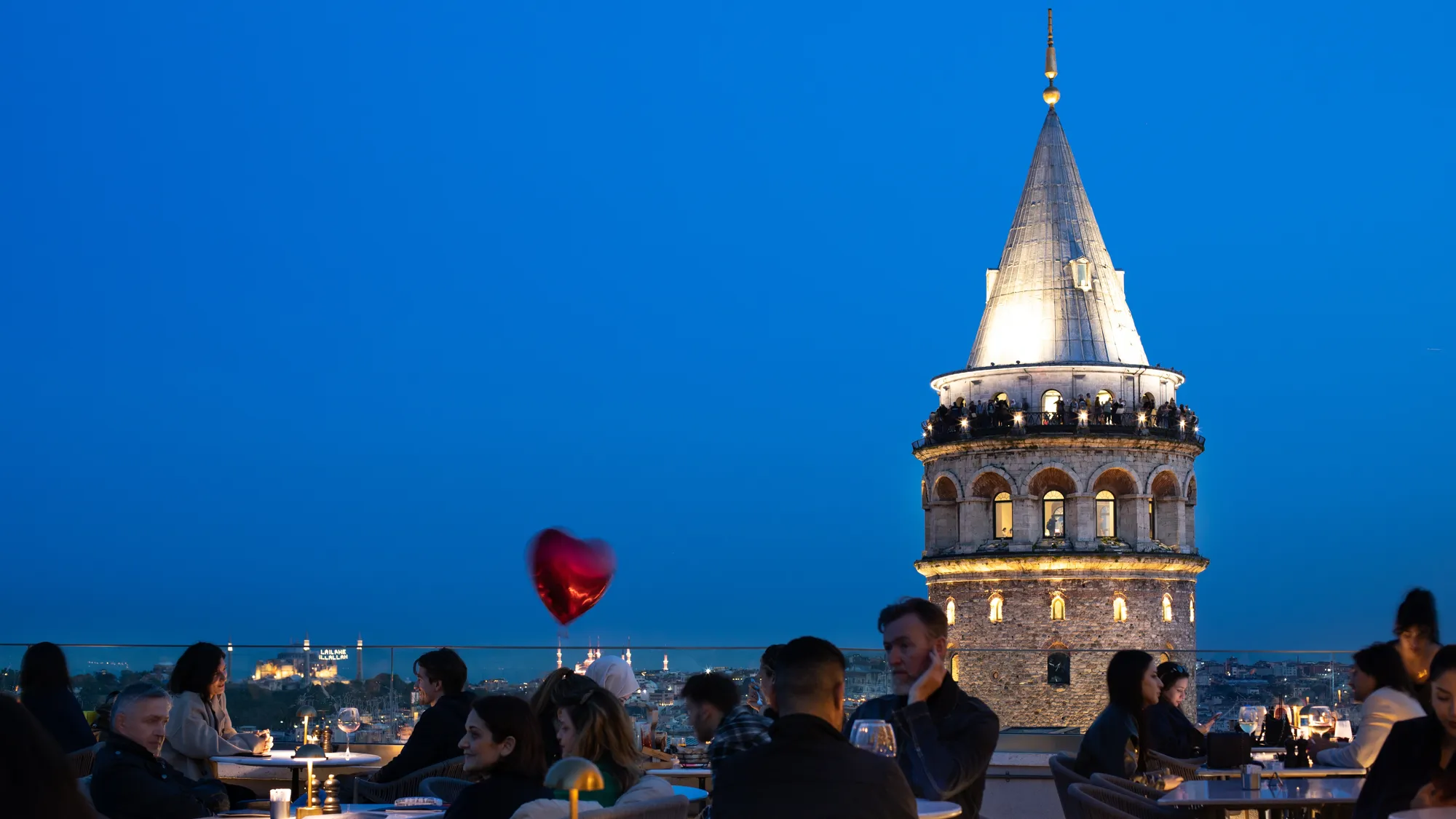 Guide to Places to Visit in Galata, the Best Venues and Its Historic Atmosphere.